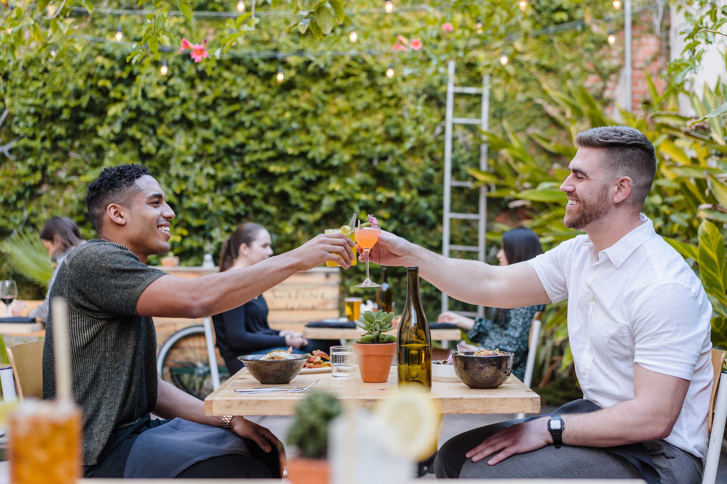 Savor the ambiance of alfresco dining along the vibrant State Street Promenade.